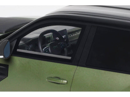 Dacia Duster Redust Sport 4x2 Hybrid Green 2025 1:18 Scale Resin Car – OttOmobile-OttOmobile-Diecast Model Centre
