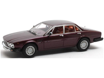 De Tomaso Deauville S2 Dark Red 1978-1985 1:43 Scale Matrix Resin Model Car-Matrix-Diecast Model Centre
