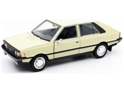 FSO Polonez 1500 MR White 1:24 Scale Welly Diecast Model-Welly-Diecast Model Centre