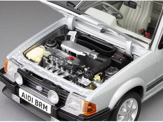 Ford Escort RS1600i 1984 Strato Silver RHD UK Exclusive - Limited Edition 360pcs 1:18 Scale Sun Star Diecast Model Car-Sun Star-Diecast Model Centre