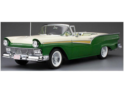 Ford Fairlane 500 Skyliner Cumberland Green/Colonial White 1957 1:18 Scale Sun Star Diecast Model Car-Sun Star-Diecast Model Centre