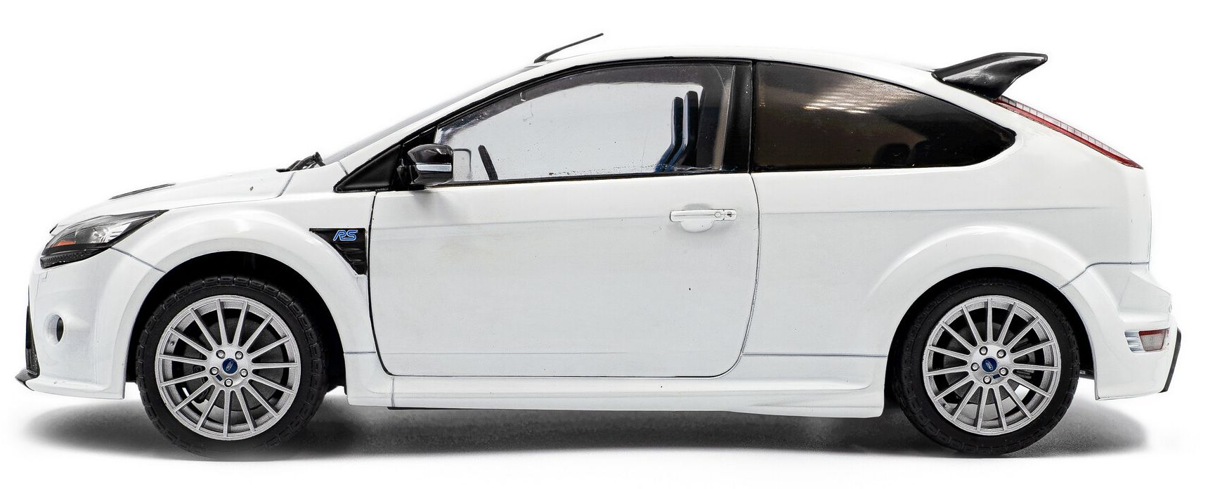 Ford Focus RS Mk2 2009 Frozen White Metallic 1:18 Scale Solido Diecast Model-Solido-Diecast Model Centre