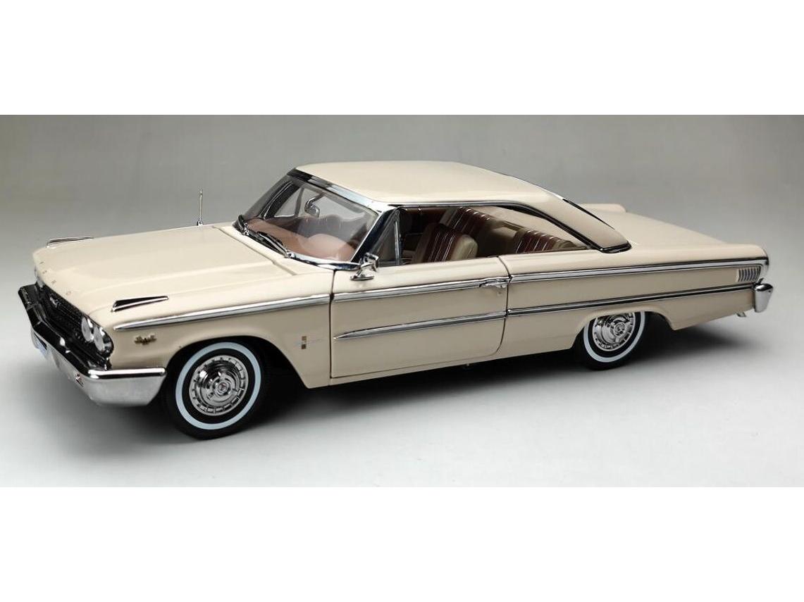 Ford Galaxie 500/XL Hardtop Sandshell Bei 1963 1:18 Scale Sun Star Diecast Model Car-Sun Star-Diecast Model Centre