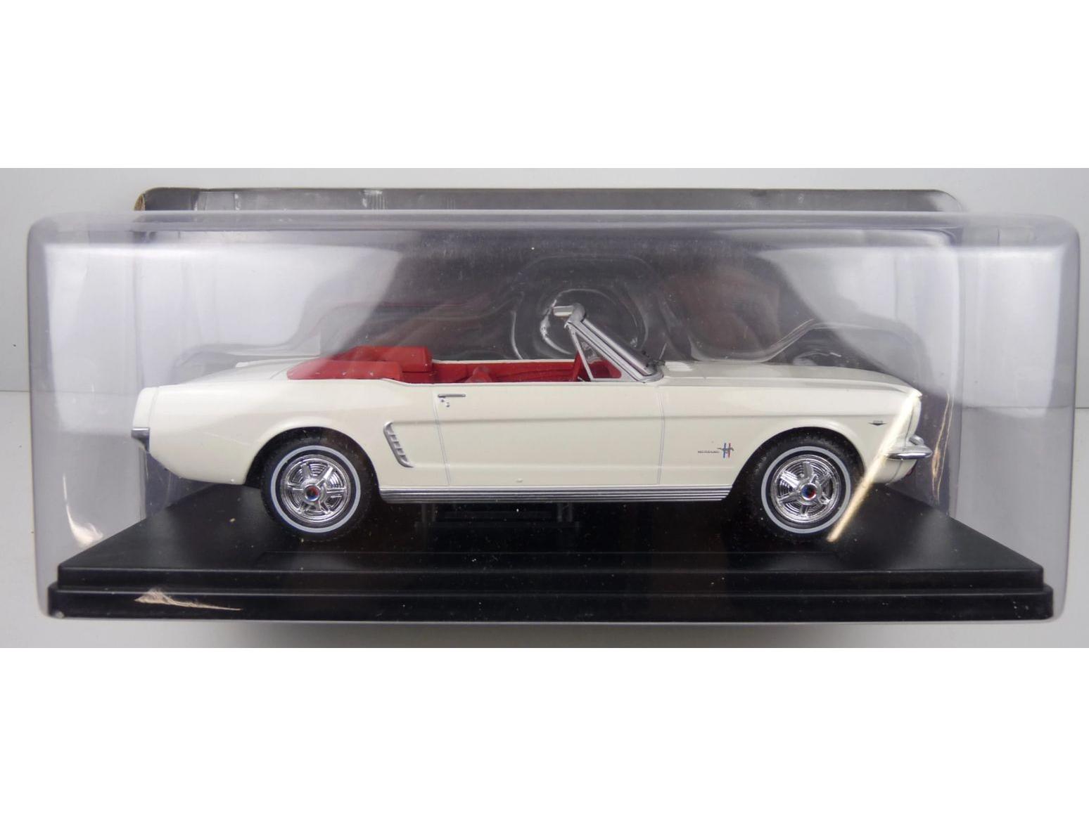 Ford Mustang Convertible 1965 White 1:24 Scale Unbranded Diecast Model Car-Unbranded-Diecast Model Centre