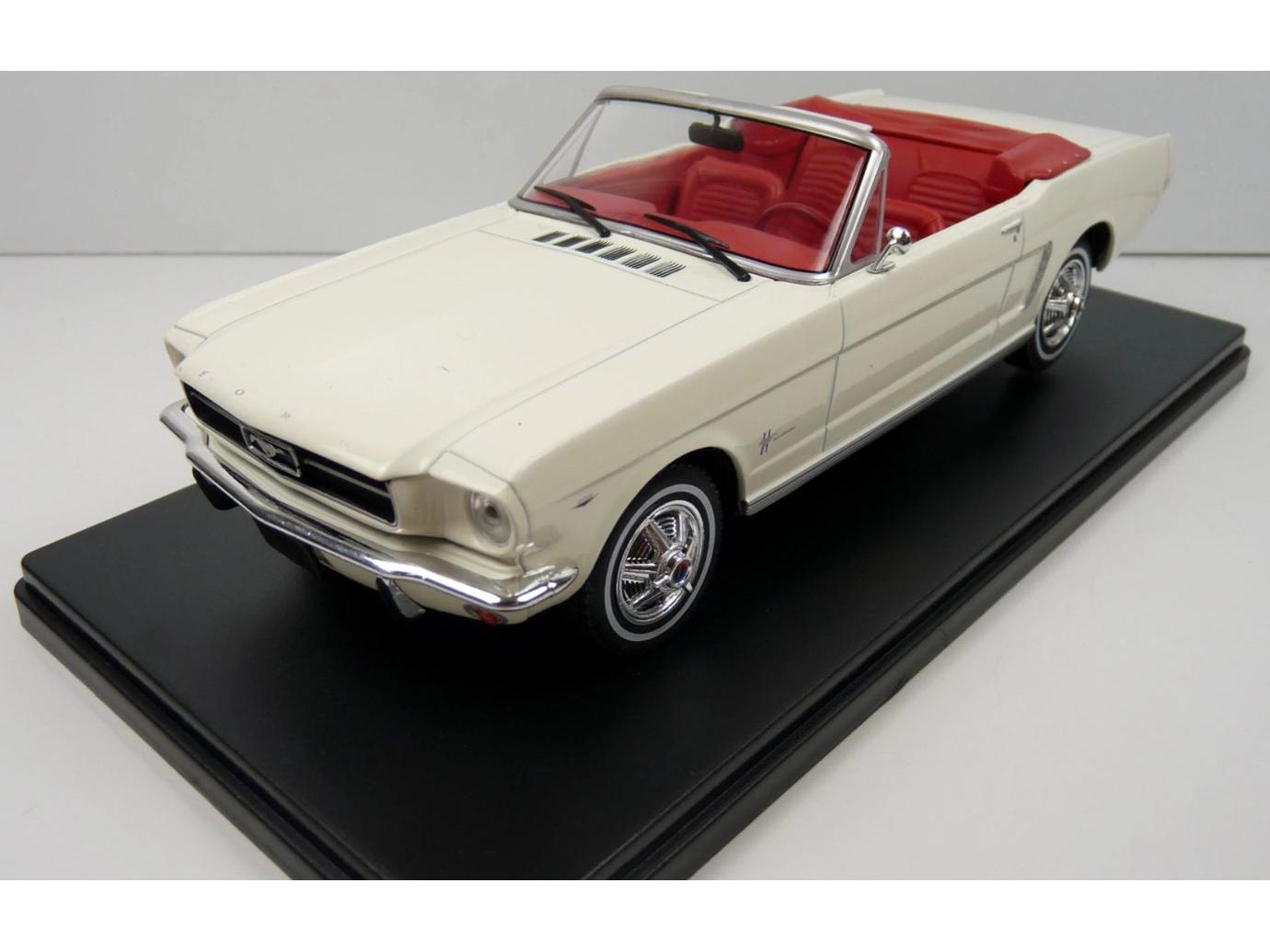 Ford Mustang Convertible 1965 White 1:24 Scale Unbranded Diecast Model Car-Unbranded-Diecast Model Centre