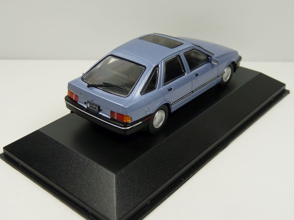 Ford Sierra Ghia 1984 Blue 1:43 Scale Diecast Model-Unbranded-Diecast Model Centre