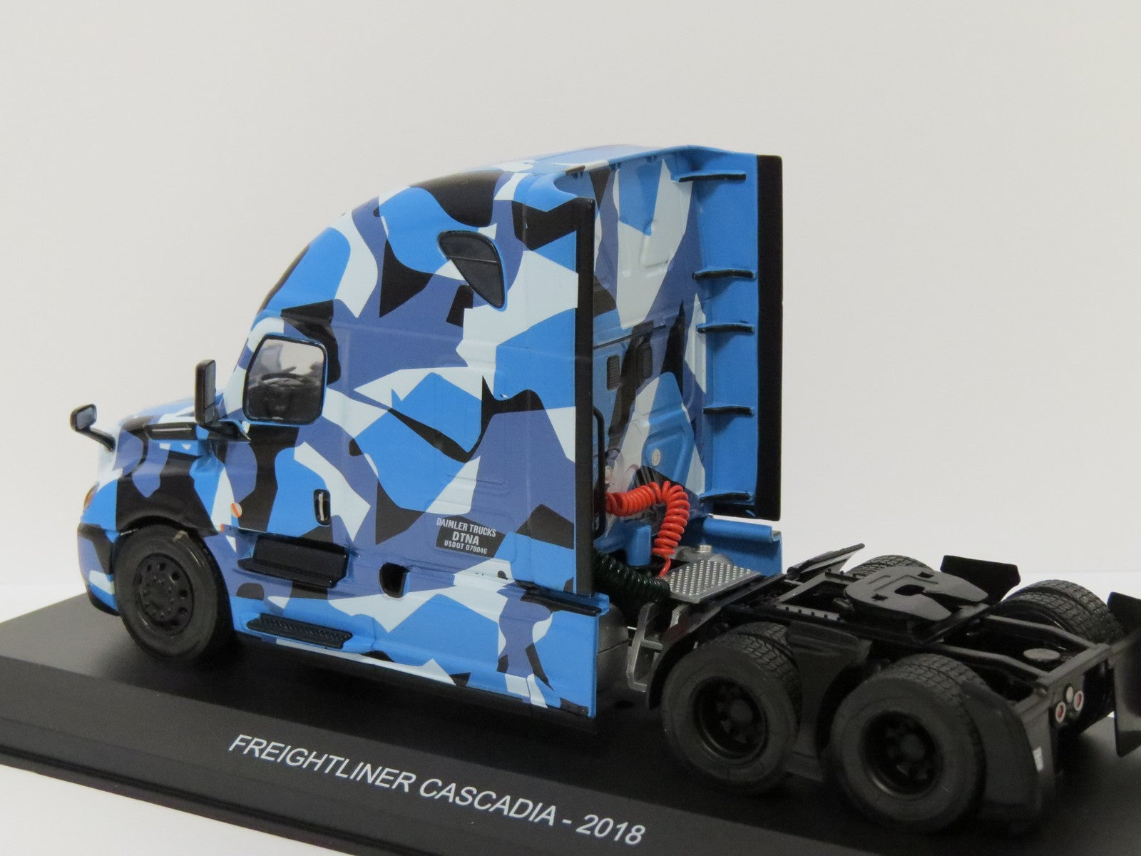 Freightliner Cascadia 2018 1:43 Scale Unbranded Diecast Model Truck-Unbranded-Diecast Model Centre