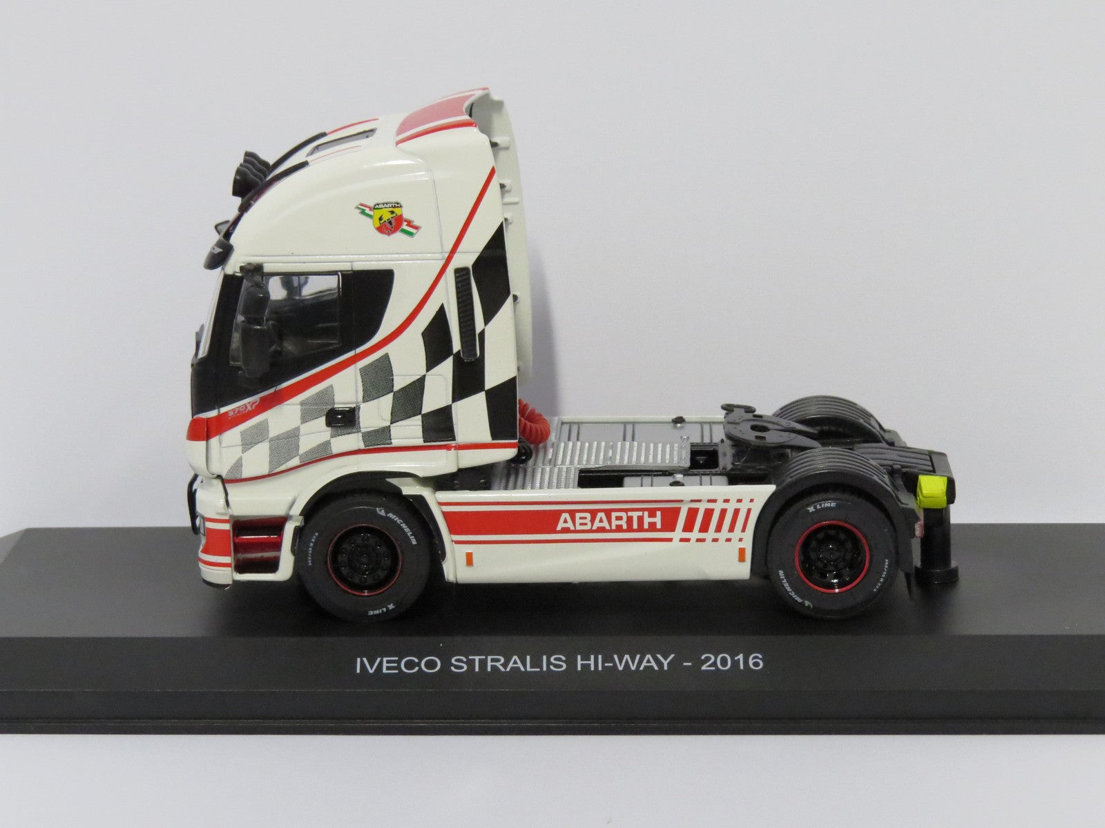Iveco Stralis Hi-Way 2016 Abarth (White) 1:43 Scale Unbranded Diecast Model Truck-Unbranded-Diecast Model Centre