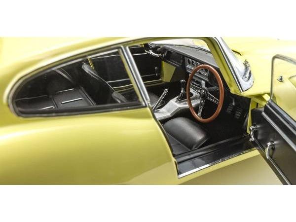 Jaguar E-Type 3.8L Coupe MK1 1961 Pale Primrose 1:18 Scale Diecast Model Car – Kyosho-Kyosho-Diecast Model Centre