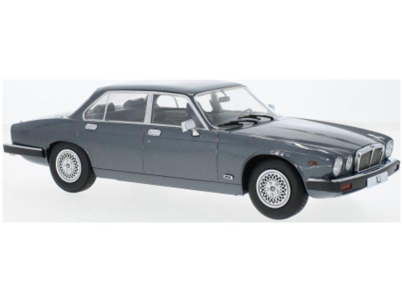 Jaguar XJ Series III Dark Grey Metallic 1979 1:18 Scale Model Car Group Diecast Replica-Model Car Group-Diecast Model Centre