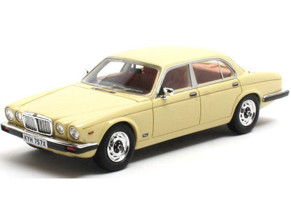 Jaguar XJ6 SIII 4.2 Portland Beige 1979-1985 1:43 Scale Matrix Resin Model Car-Matrix-Diecast Model Centre