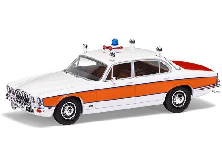 Jaguar XJ6 Series 2 4.2 litre Avon + Somerset Constabulary 1:43 Scale Corgi Vanguards Diecast Model-Corgi-Diecast Model Centre