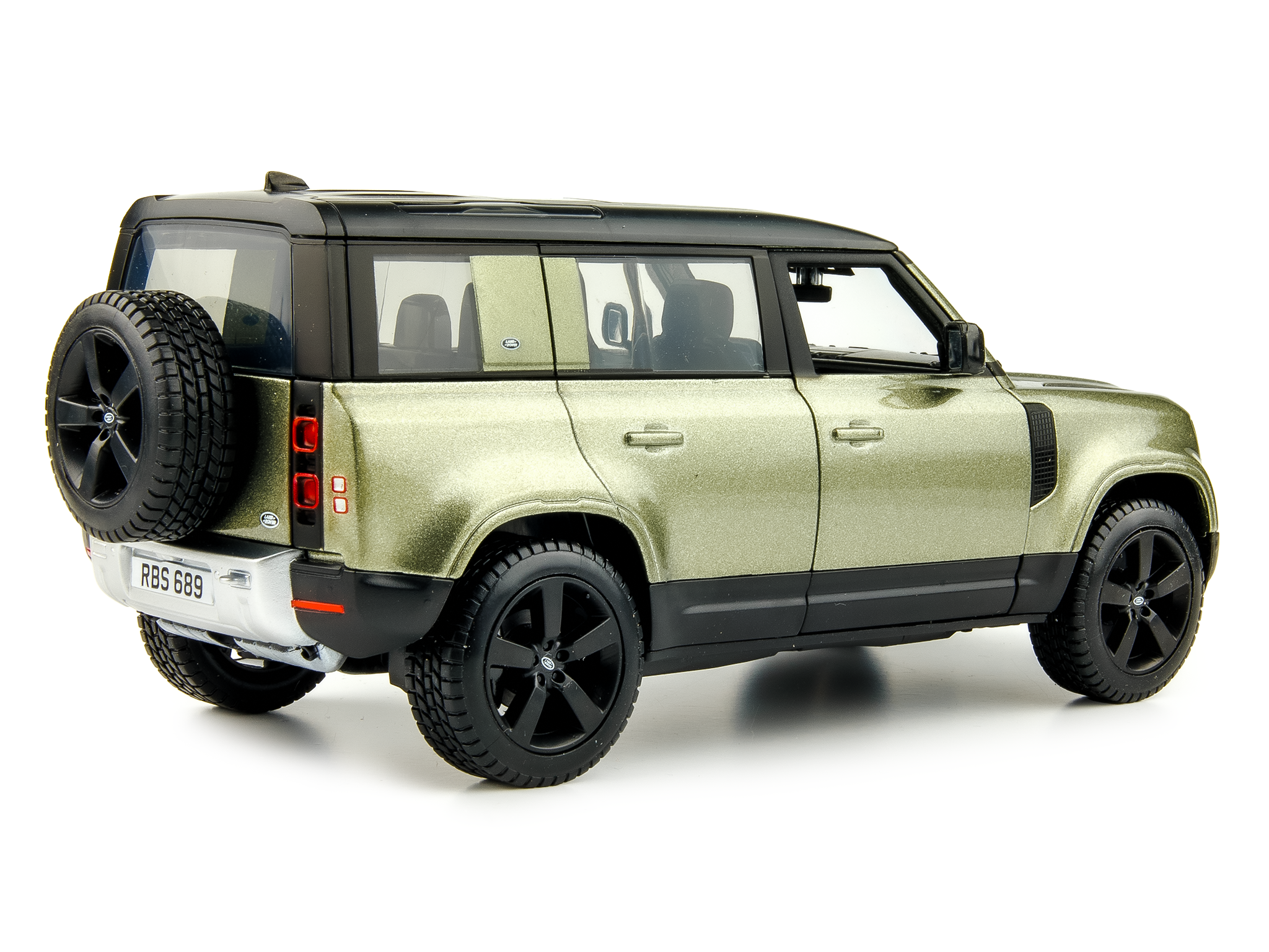 Land Rover Defender 110 Green 1:24 Scale Bburago Diecast Model