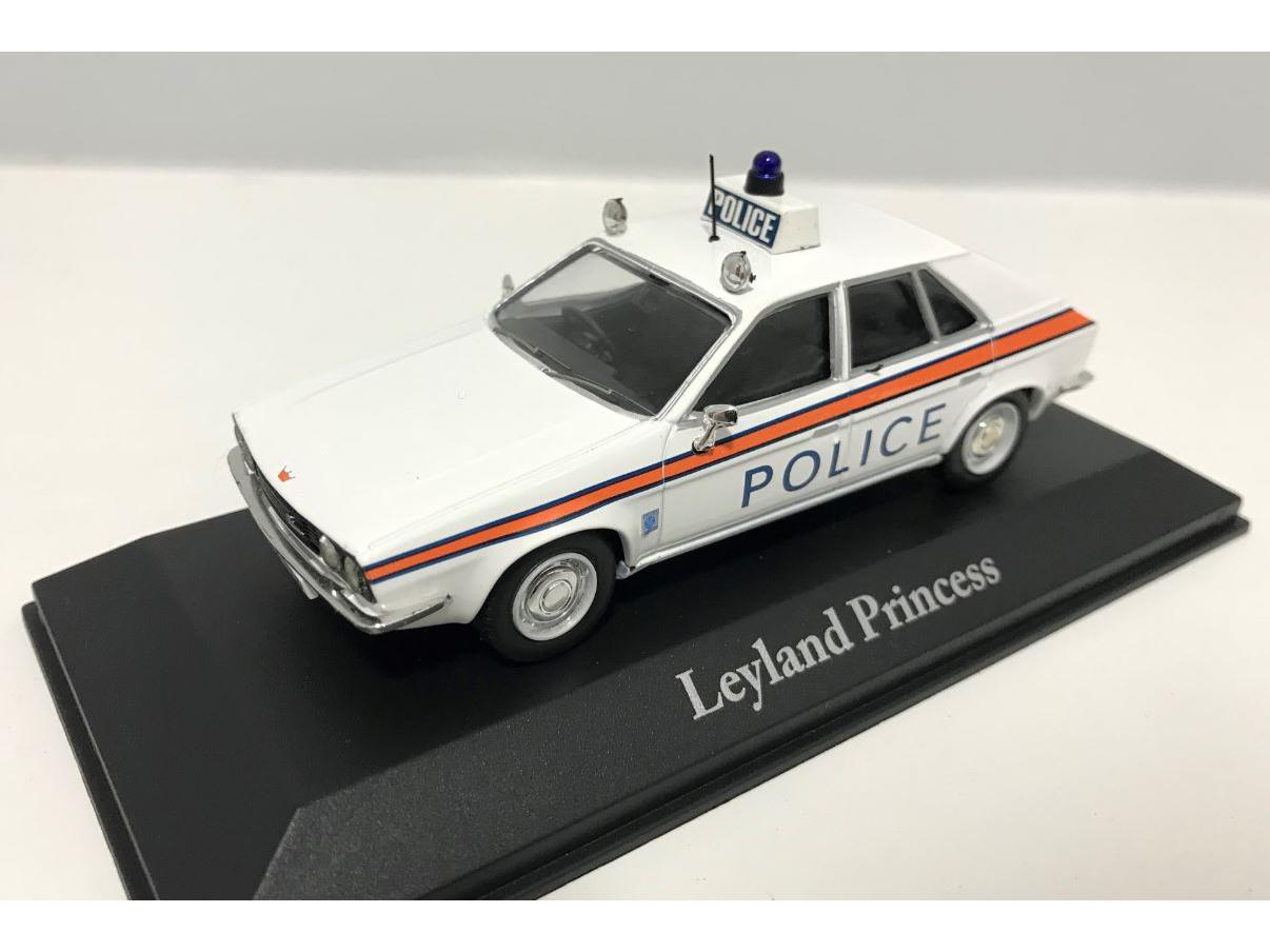 Leyland Princess - British Police - 1:43 Scale Unbranded Diecast Model-Unbranded-Diecast Model Centre