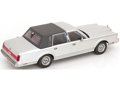 Lincoln Town Car 1985 Silver/Dark Grey From The Movie 'Air' 1:18 Scale Diecast Car – KK Scale-KK Scale-Diecast Model Centre