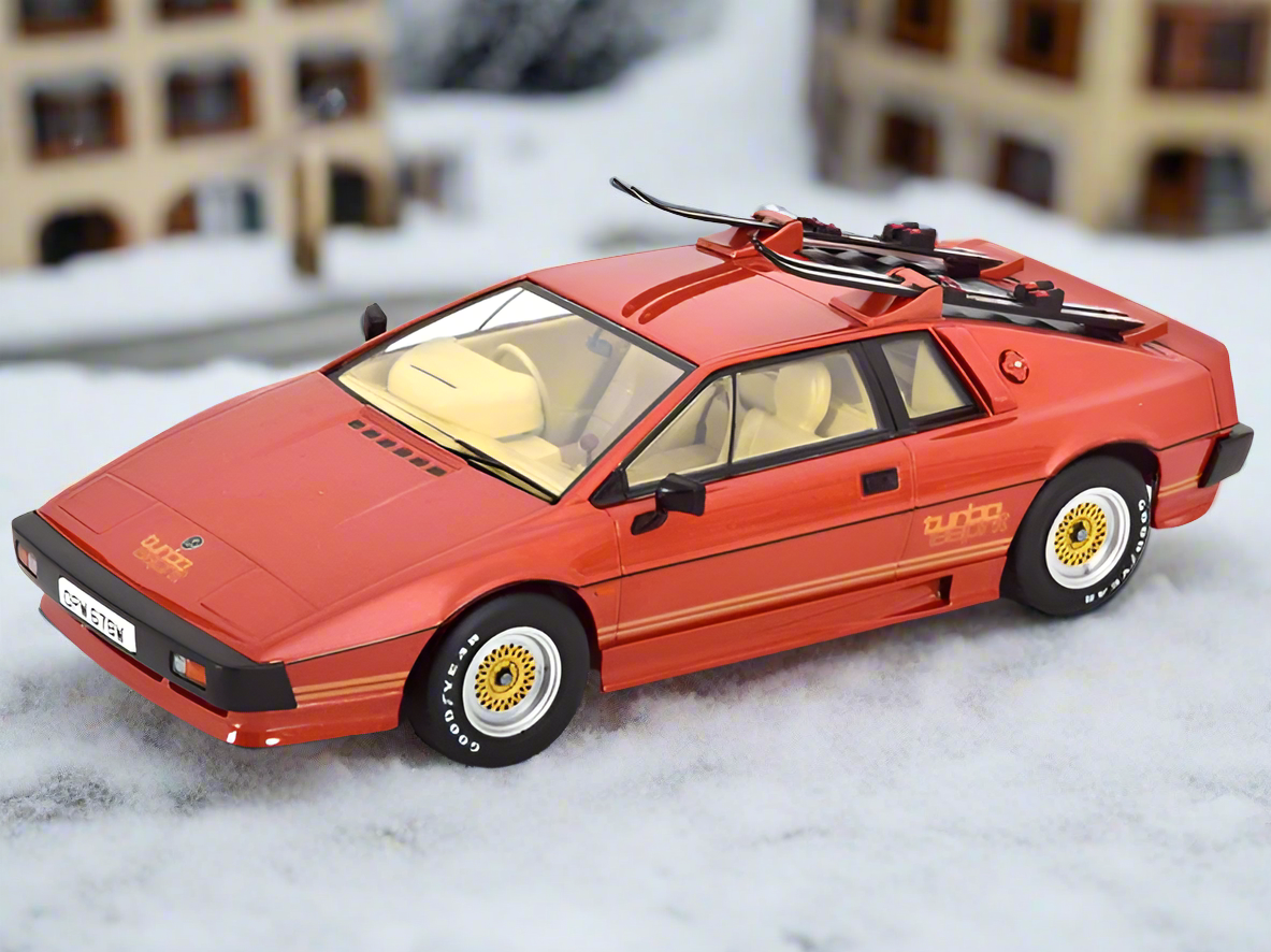 Lotus Esprit Turbo 1981 copper w/skis - 1:18 Scale Model Car