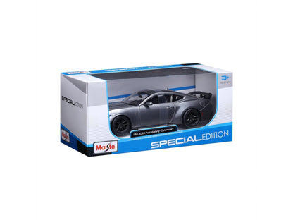 Ford Mustang Darkhorse 2024 Grau Modellauto im Maßstab 1:24