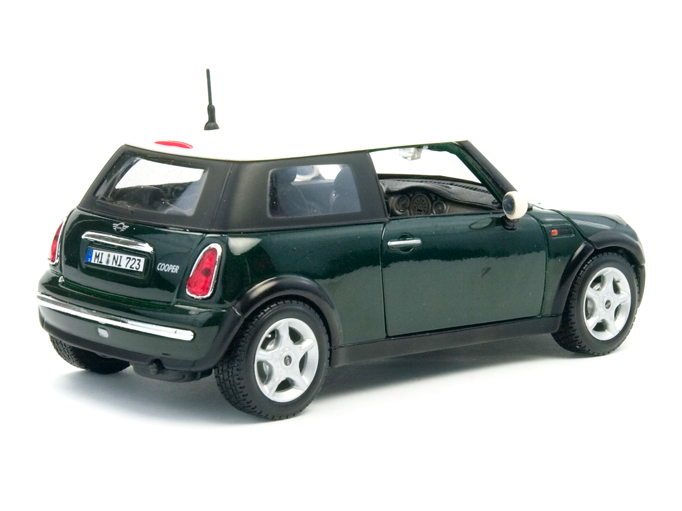 MINI Cooper Green 1:24 Scale Maisto Diecast Model-Maisto-Diecast Model Centre