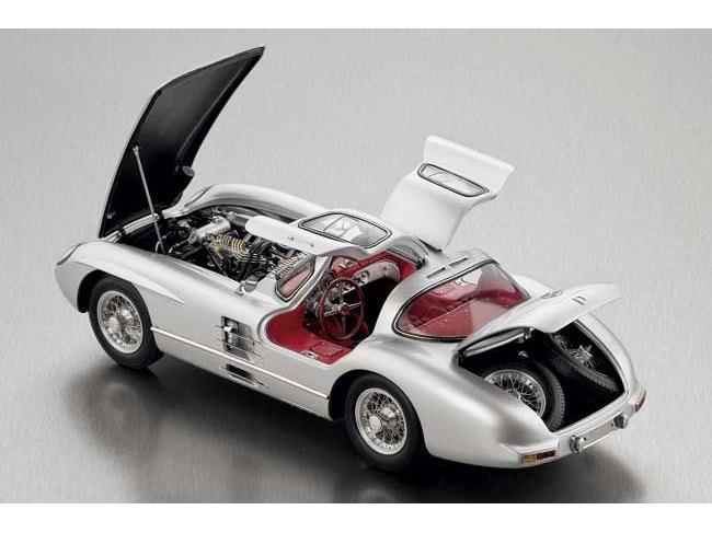 Mercedes-Benz 300 SLR Uhlenhaut Coupé (1955) CMC 1:18 Scale