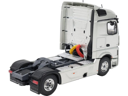 Mercedes-Benz Actros L Silver 2024 1:43 Scale Diecast Truck – Solido-Solido-Diecast Model Centre