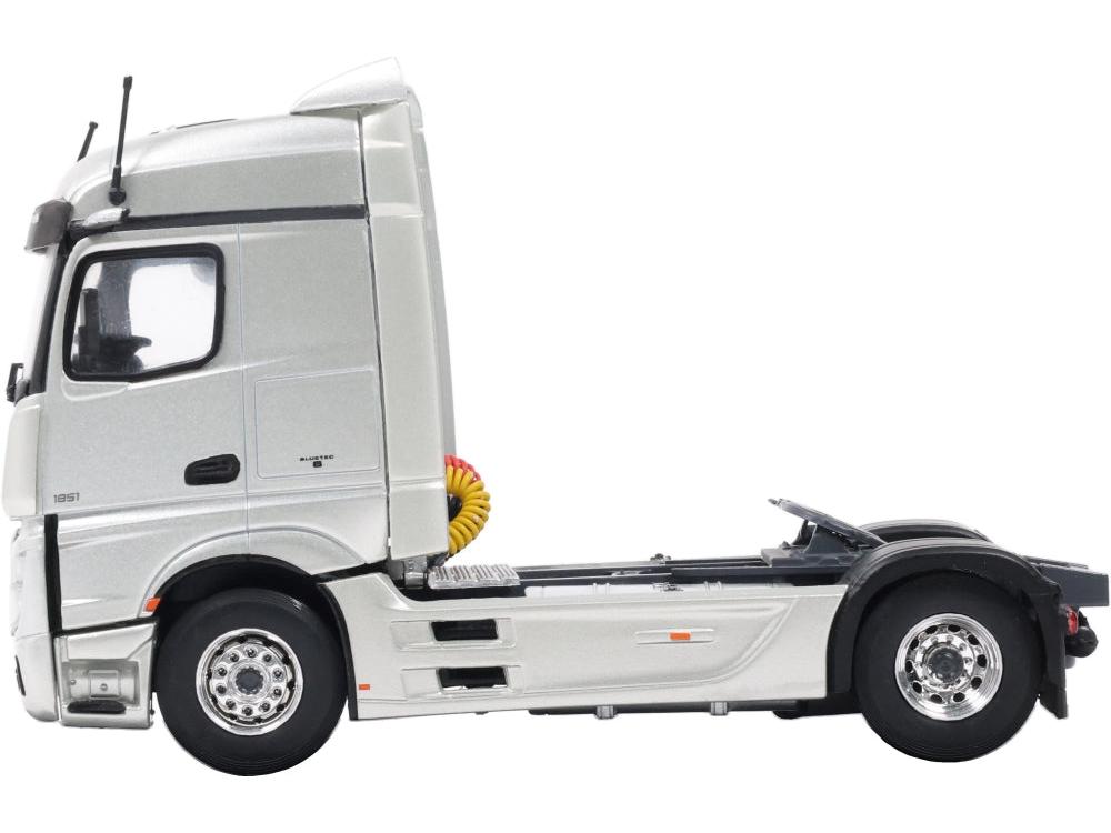 Mercedes-Benz Actros L Silver 2024 1:43 Scale Diecast Truck – Solido-Solido-Diecast Model Centre