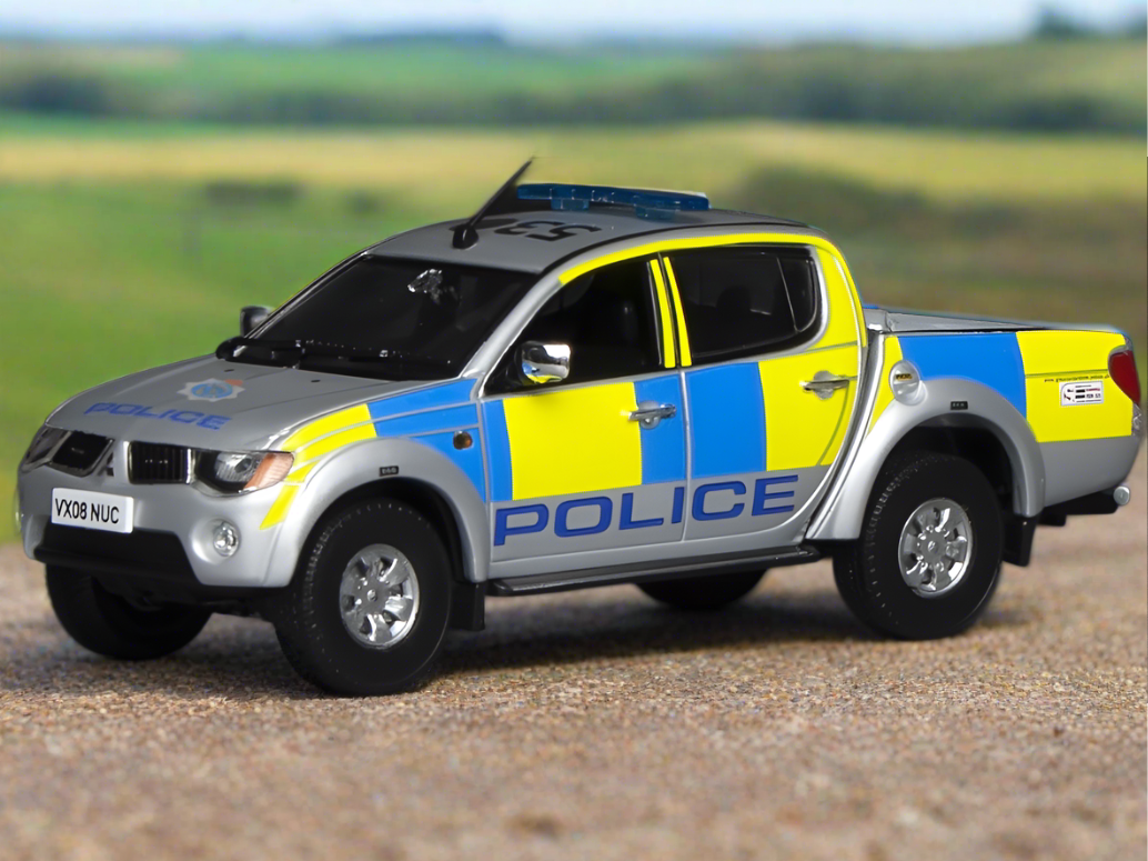 Mitsubishi L200 Gloucestershire Police - 1:43 Scale Diecast Model Pickup Truck