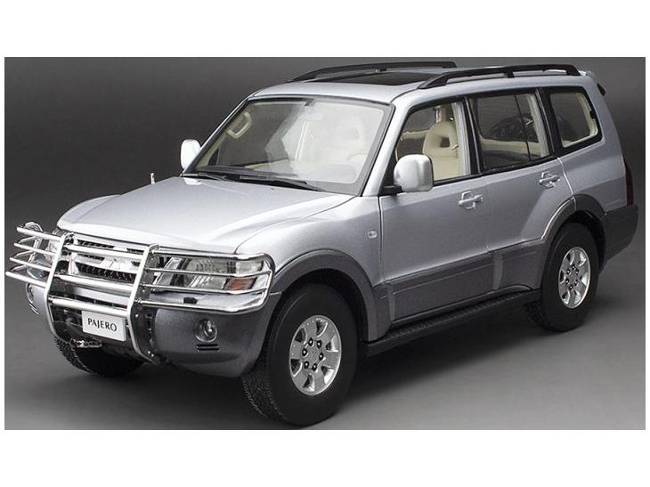 Mitsubishi Pajero V73 Cool Silver (New Tooling) Limited Edition 300pcs 1:18 Scale Sun Star Diecast Model Car-Sun Star-Diecast Model Centre
