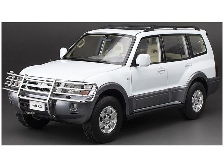 Mitsubishi Pajero V73 White (New Tooling) Limited Edition 300pcs 1:18 Scale Sun Star Diecast Model Car-Sun Star-Diecast Model Centre