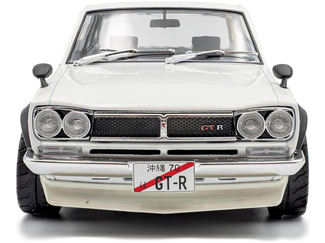 Nissan Skyline (C10) Hakosuka Solido Works Pearl White 1970 1:18 Scale Solido Diecast Model Car-Solido-Diecast Model Centre