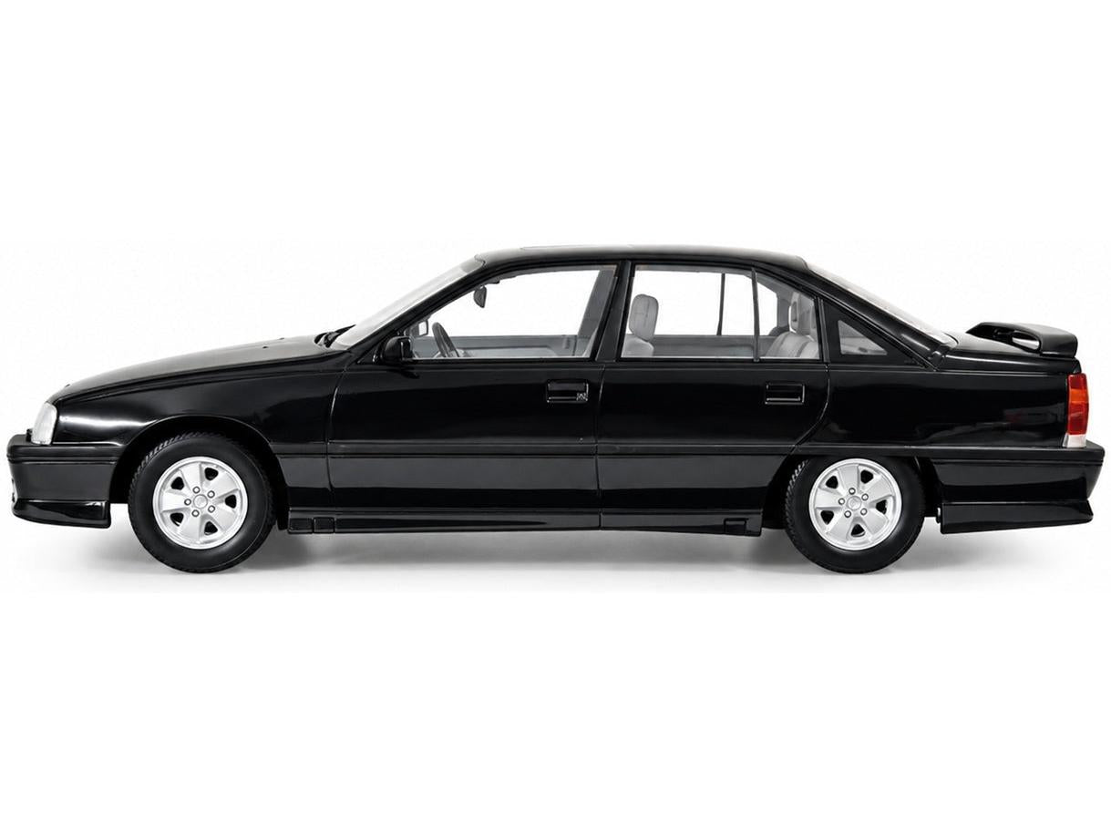 Opel Omega 3000 Nova Black 1987-1994 1:18 Scale Resin Car – Cult-Cult-Diecast Model Centre