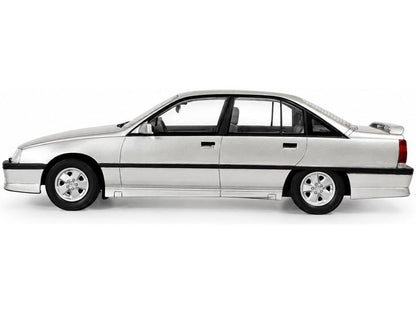 Opel Omega 3000 Star Silver 1987-1994 1:18 Scale Resin Car – Cult-Cult-Diecast Model Centre