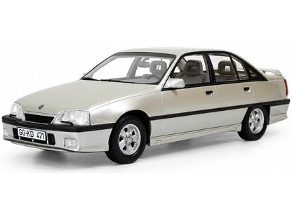 Opel Omega 3000 Star Silver 1987-1994 1:18 Scale Resin Car – Cult-Cult-Diecast Model Centre