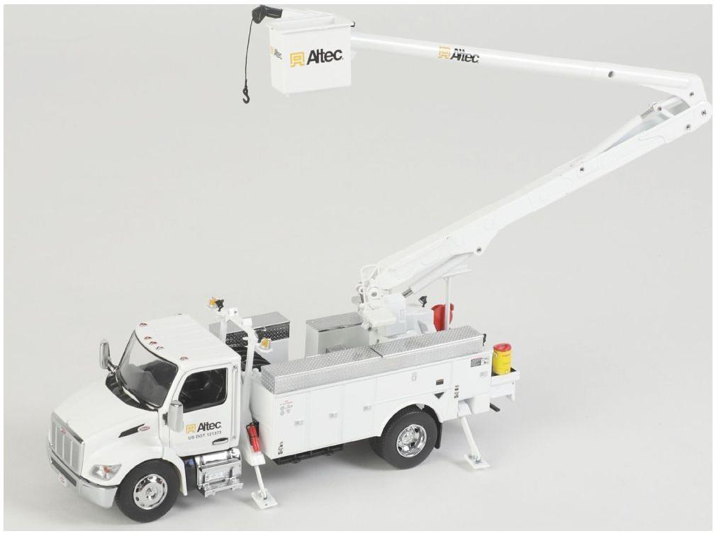 Peterbilt Model 536 w/Altec AA55 Aerial White 1:32 Scale Diecast Masters Model-Diecast Masters-Diecast Model Centre