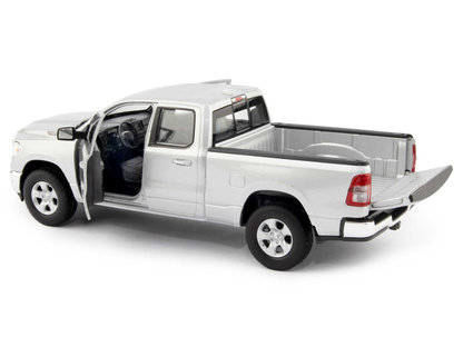 RAM 1500 Pickup 2019 silver 1:27 Scale-Welly-Diecast Model Centre