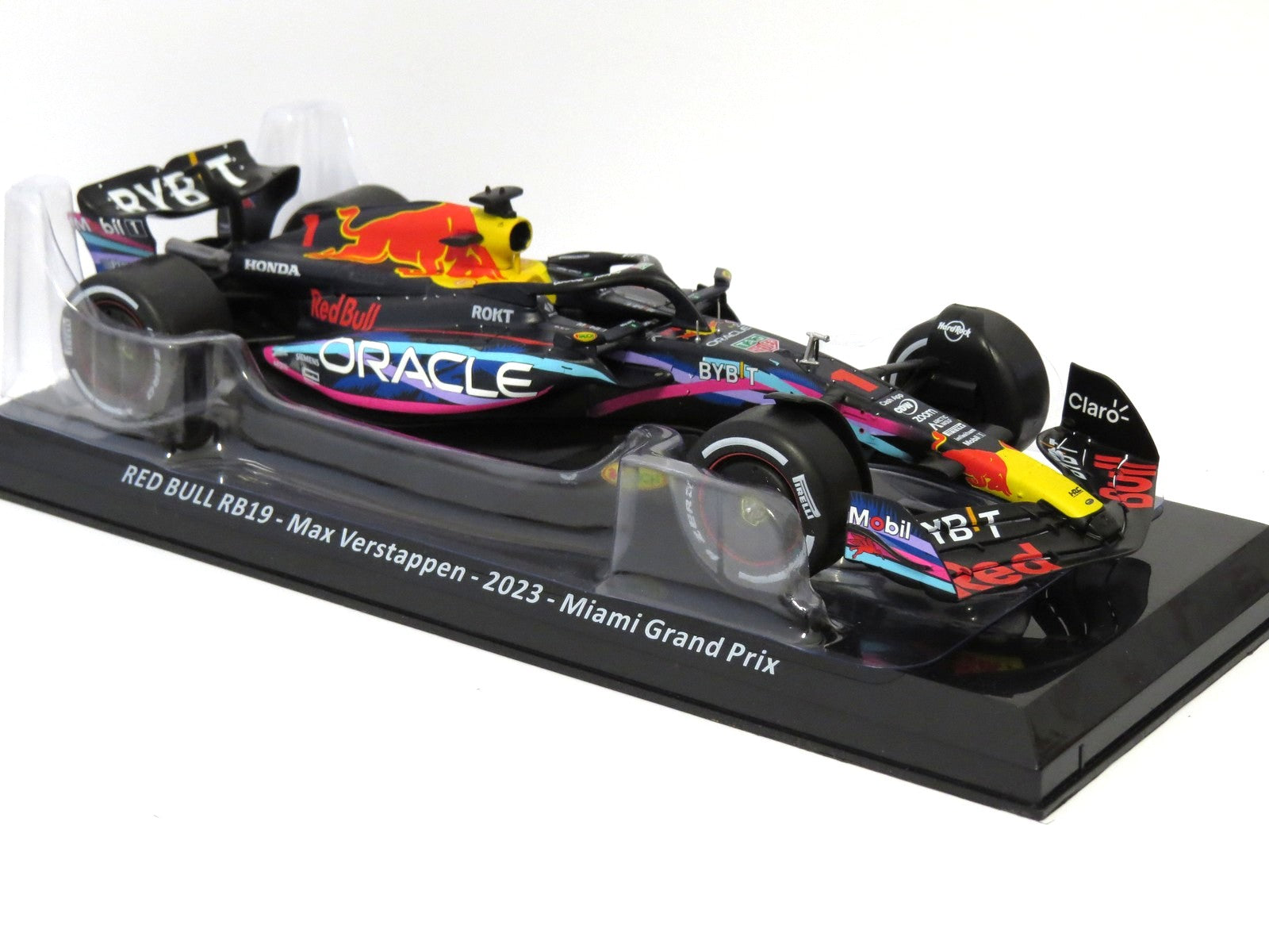 Red Bull RB19 Max Verstappen F1 Miami Grand Prix 2023 1:24 Scale Unbranded Diecast Model Car-Unbranded-Diecast Model Centre
