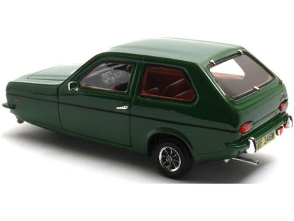 Reliant Robin Saloon Green 1973-1981 1:43 Scale Matrix Resin Model Car-Matrix-Diecast Model Centre