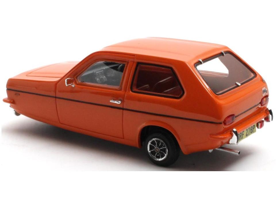 Reliant Robin Saloon Orange 1973-1981 1:43 Scale Matrix Resin Model Car-Matrix-Diecast Model Centre