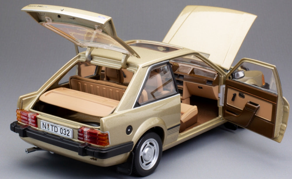 Ford Escort Mk3 Ghia 1981 Gold LHD 1:18 Modellauto aus Die-Cast von Sun Star