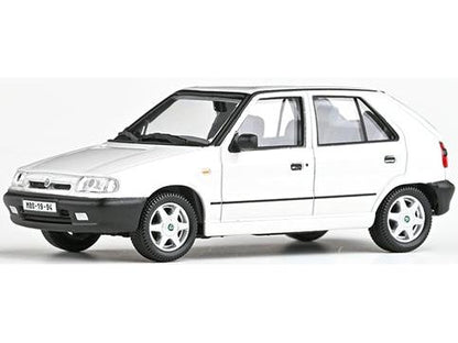 Skoda Felicia 1994 White 1:43 Scale Diecast Model Car – Abrex-Abrex-Diecast Model Centre