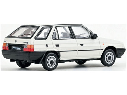 Skoda Forman 1993 White Swan 1:43 Scale Abrex Diecast Model Car-Abrex-Diecast Model Centre