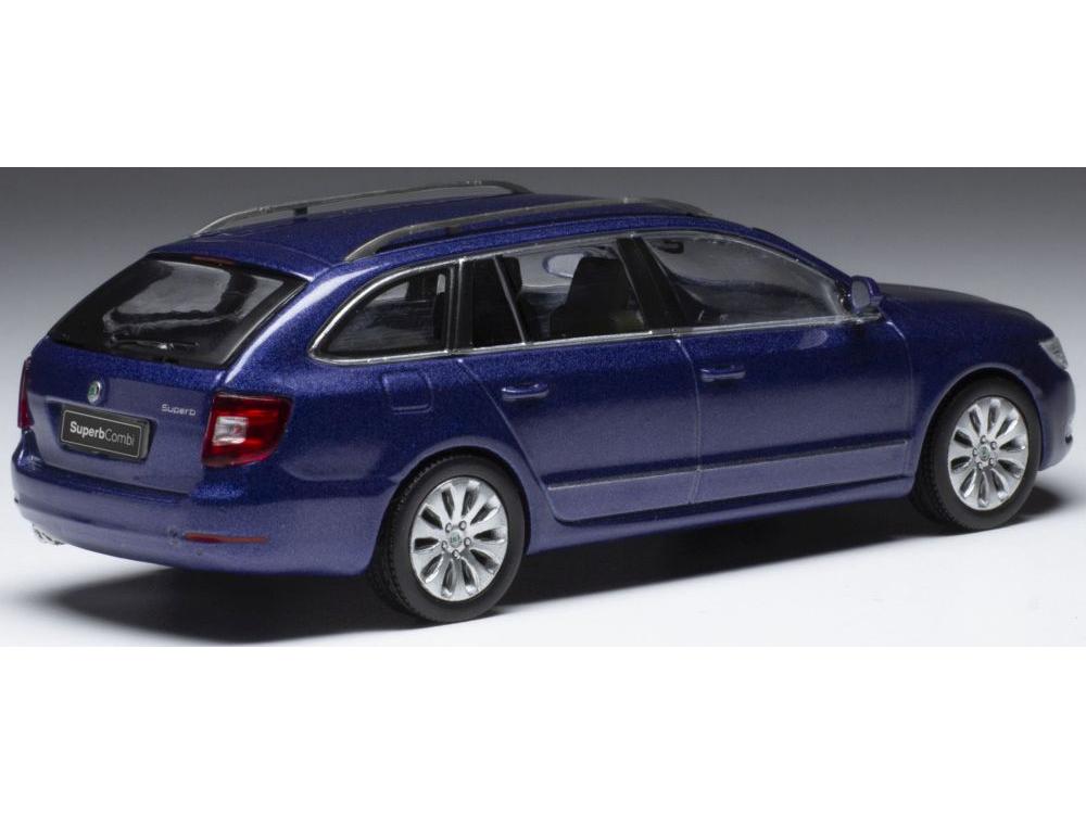 Skoda Superb II 3T Metallic Blue 2008 1:43 Scale IXO Diecast Model Car-IXO-Diecast Model Centre