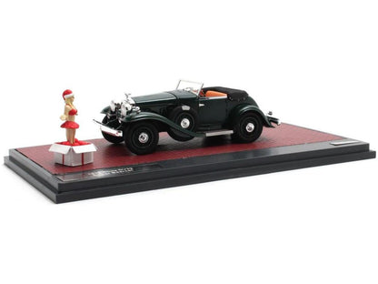 Stutz DV32 Bearcat Open Green 1932 Special Christmas edition With figure and backdrop 1:43 Scale Matrix Resin Model Car-Matrix-Diecast Model Centre