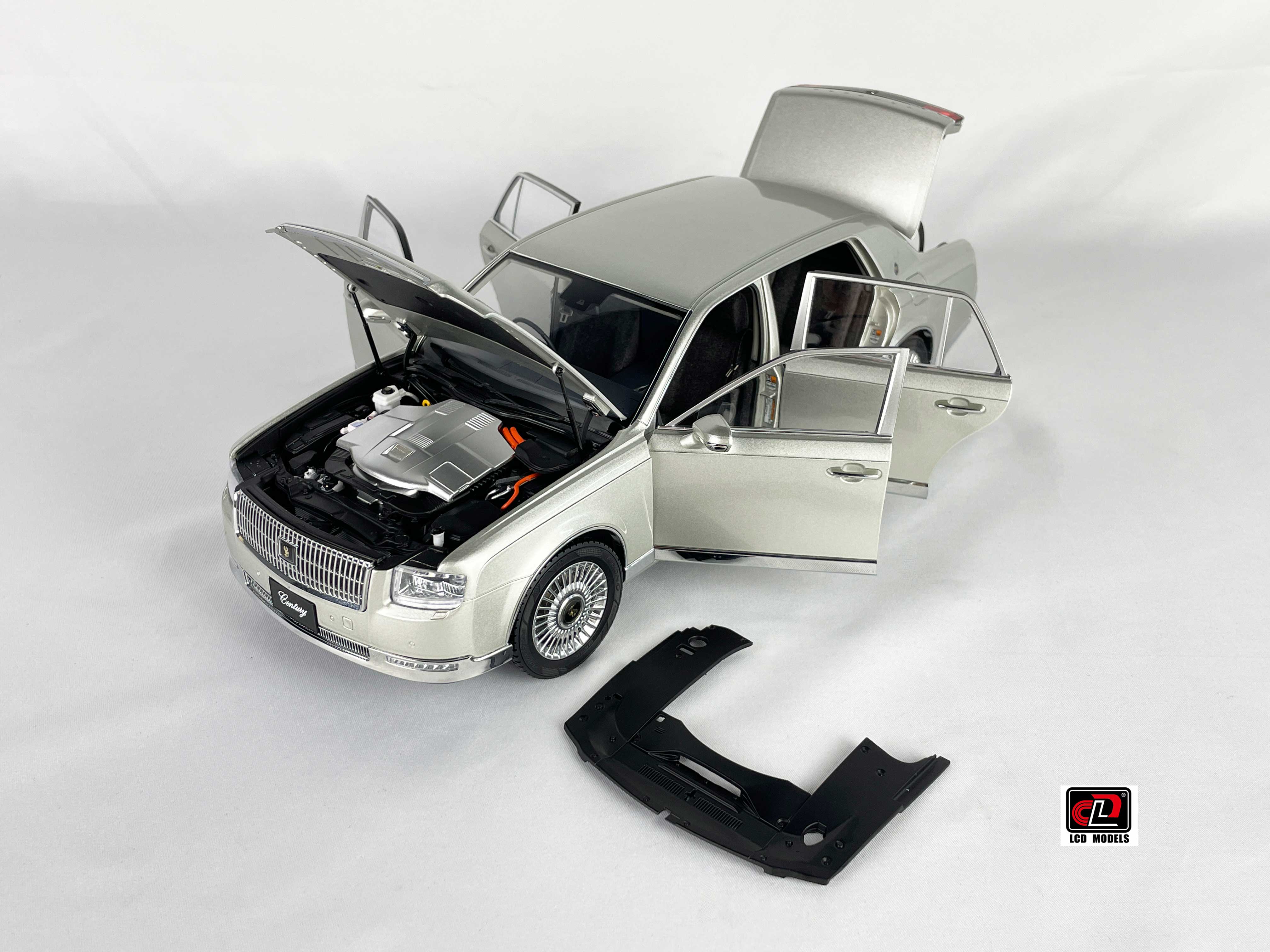 Toyota Century silver - 1:18 Scale Diecast Model Car-LCD Models-Diecast Model Centre
