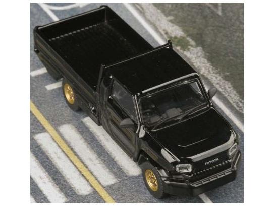 Toyota Hilux Champ Tamaraw Black 2025 1:64 Scale Diecast Model Pickup – Para64-Para64-Diecast Model Centre