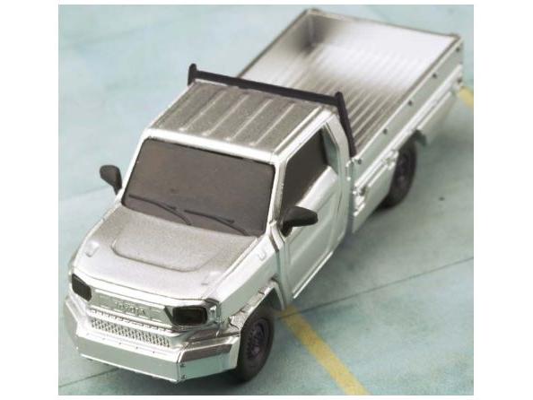 Toyota Hilux Champ Tamaraw Silver Metallic 2025 1:64 Scale Diecast Model Pickup – Para64-Para64-Diecast Model Centre