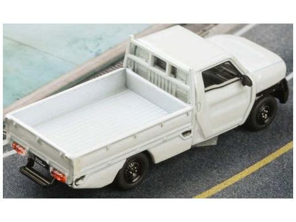 Toyota Hilux Champ Tamaraw Super White 2025 1:64 Scale Diecast Model Pickup – Para64-Para64-Diecast Model Centre