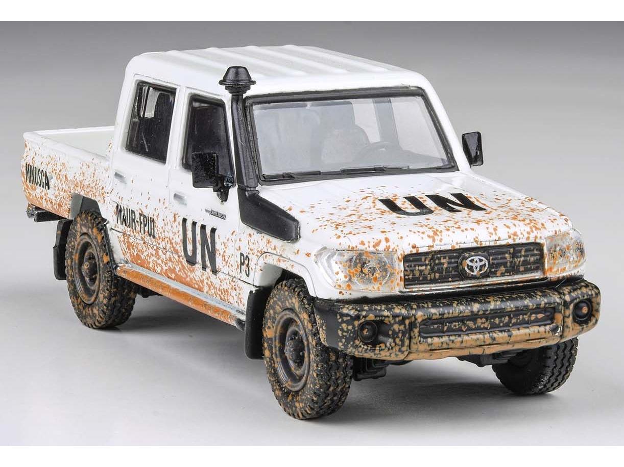 Toyota Land Cruiser LC79 UN Minusca Off Road Effect 2014 (LHD) 1:64 Scale Paragon Diecast Model Car-Paragon-Diecast Model Centre