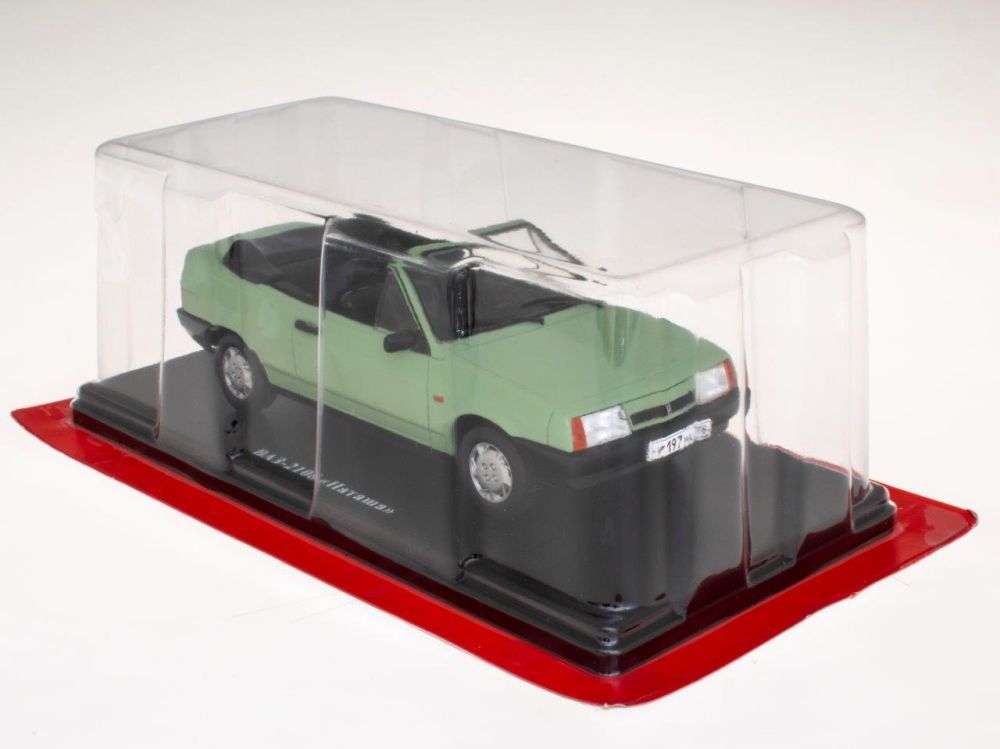 VAZ-2108 'Natasha' LadaGreen 1:24 Scale Unbranded Diecast Model Car-Unbranded-Diecast Model Centre