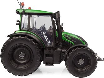 Valtra G135 Tractor Green 1:32 Scale Universal Hobbies Diecast Model-Universal Hobbies-Diecast Model Centre