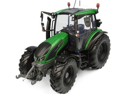 Valtra G135 Tractor Green 1:32 Scale Universal Hobbies Diecast Model-Universal Hobbies-Diecast Model Centre